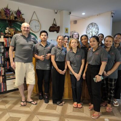 Staff Seven Seas Hotel Patong